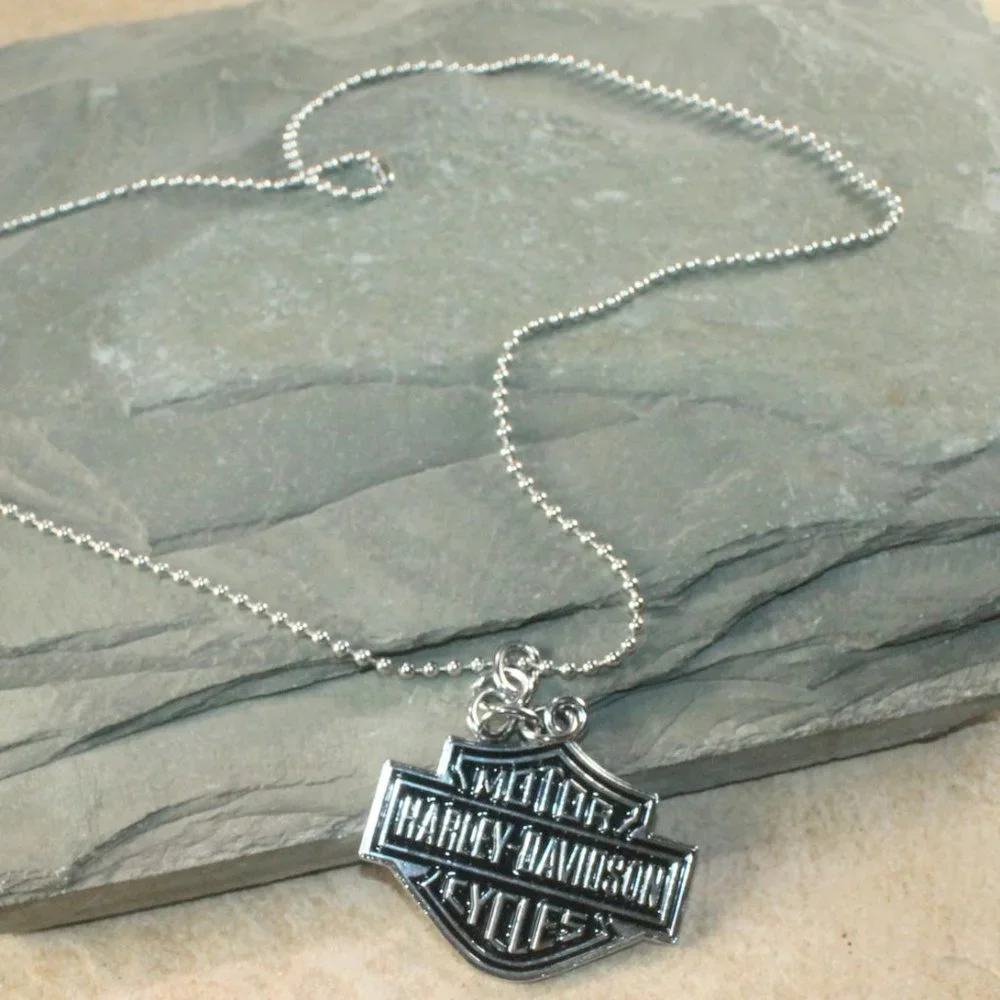 HARLEY DAVIDSON Bar and Shield Metal Penda…